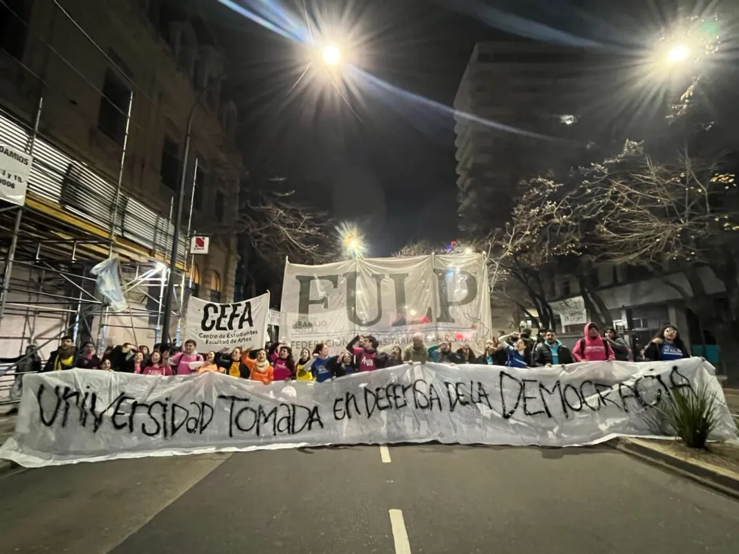 universidad-tomada-1-1068x801-1